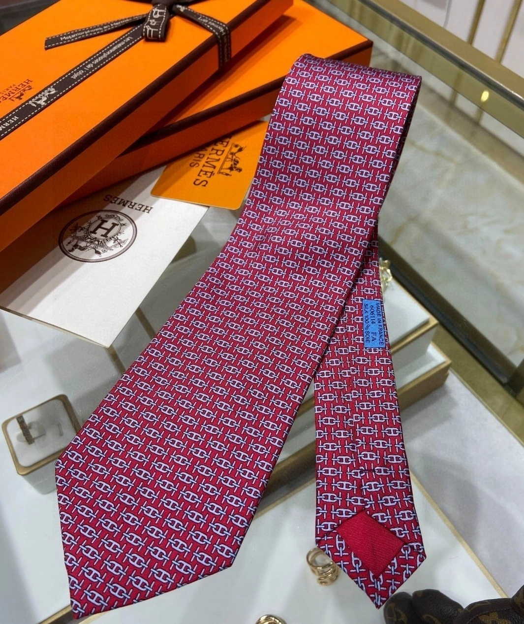 HD-- 100% top twill silk + wool lining item:C-S132C24107Y