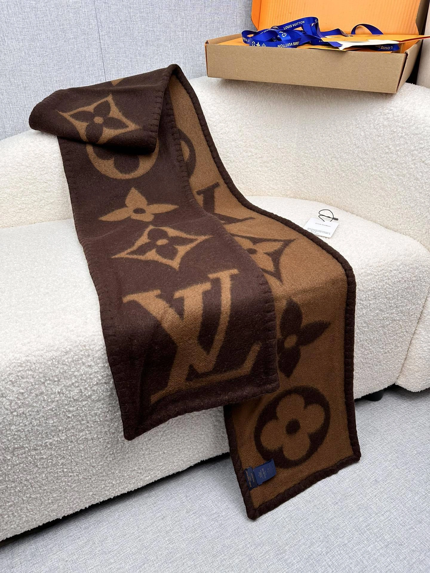HD-- 8V 2Colour item:E-S132K2820-2H