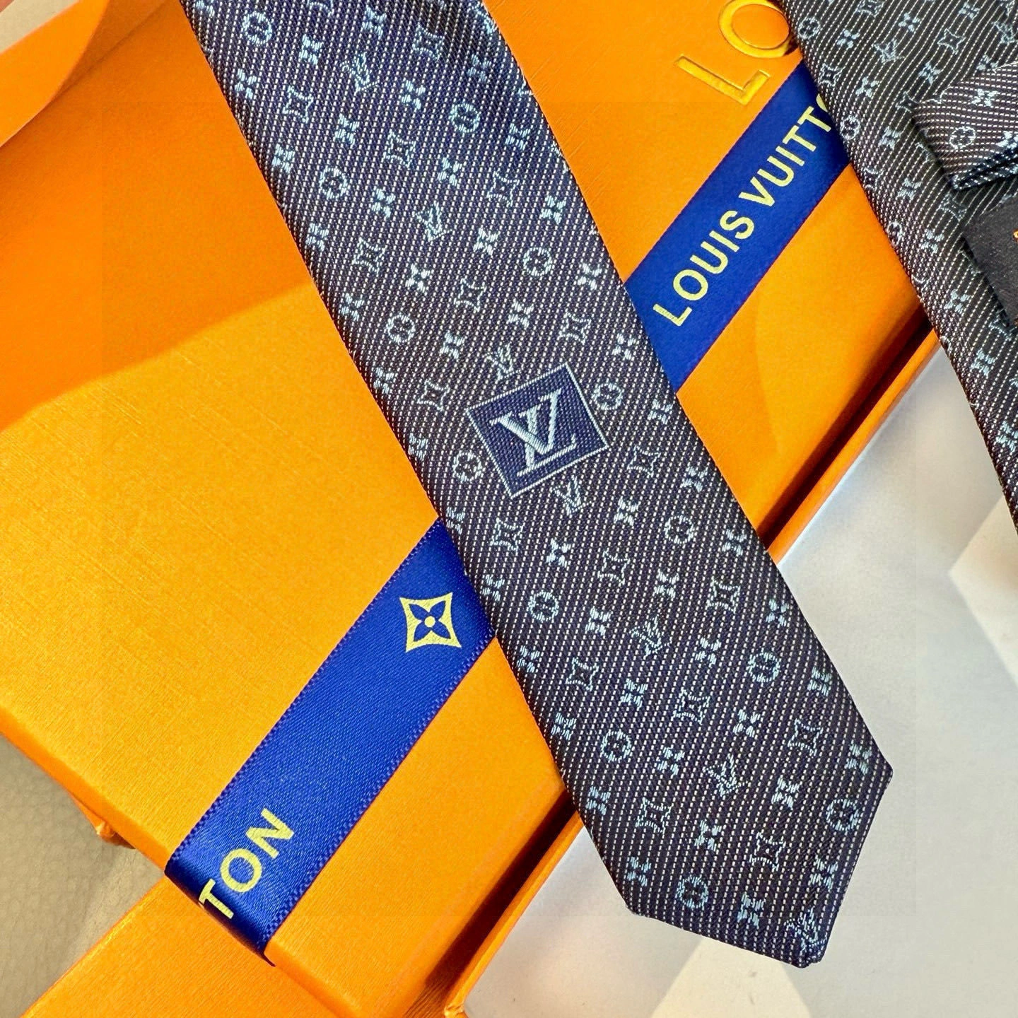 HD-- 8V Damier Real silk 2Colour item:E-S132L1314-2