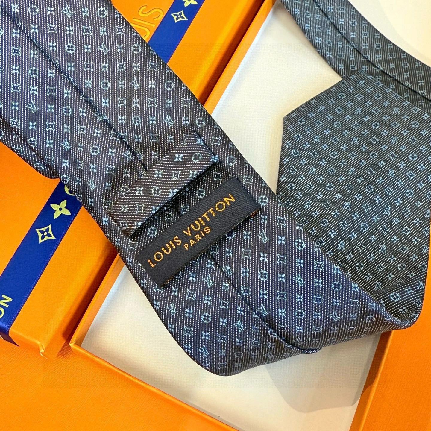 HD-- 8V Damier Real silk 2Colour item:E-S132L1314-2