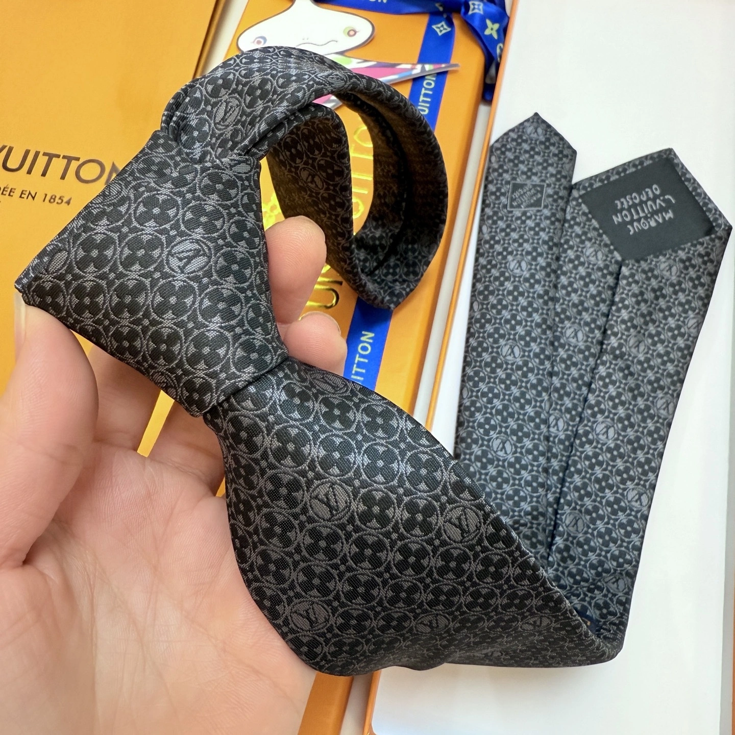 HD-- 8V MonogramFlower Real silk Damier 6Colour item:E-S132L1316-6
