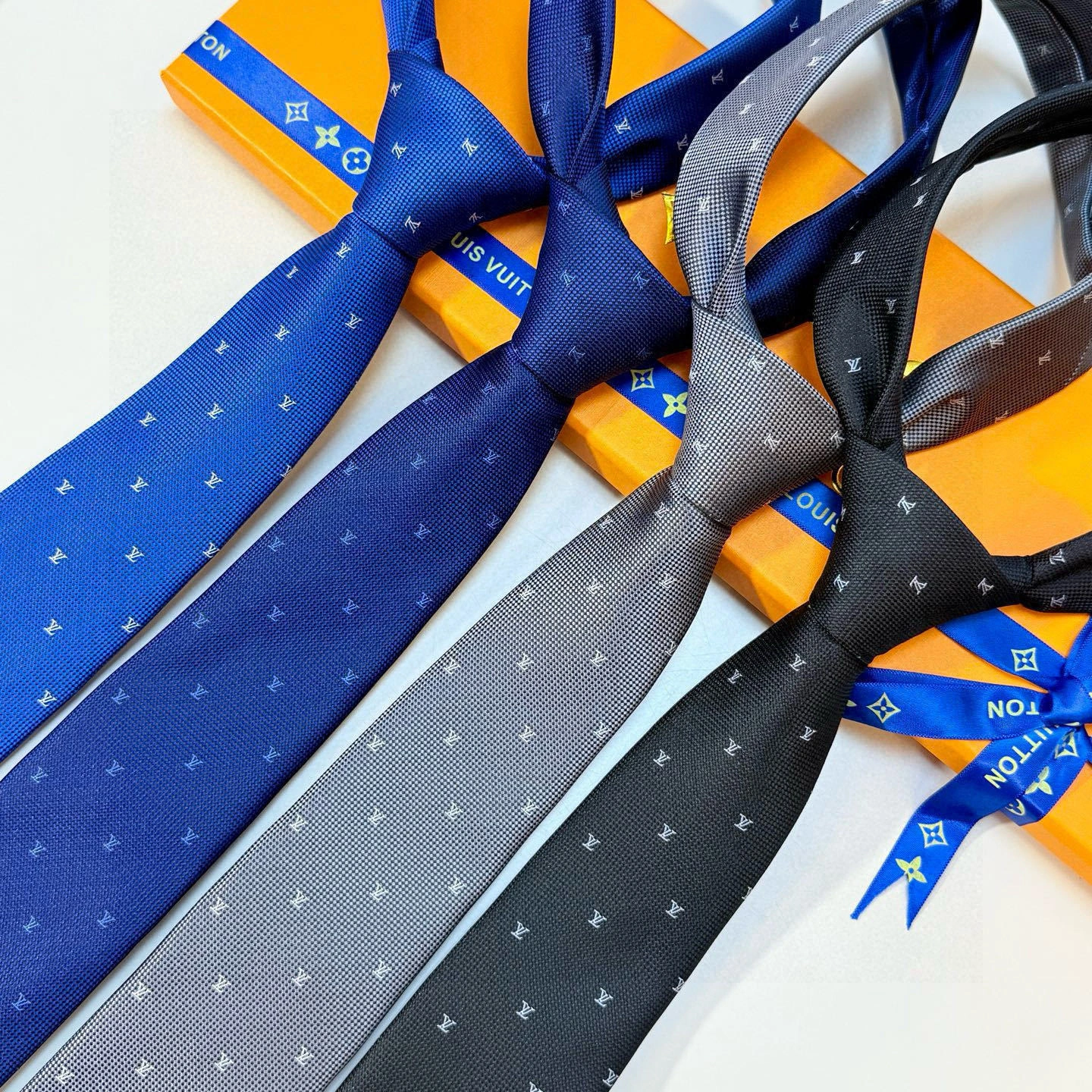HD-- 8V Real silk 4colour item:E-S132L2062-4