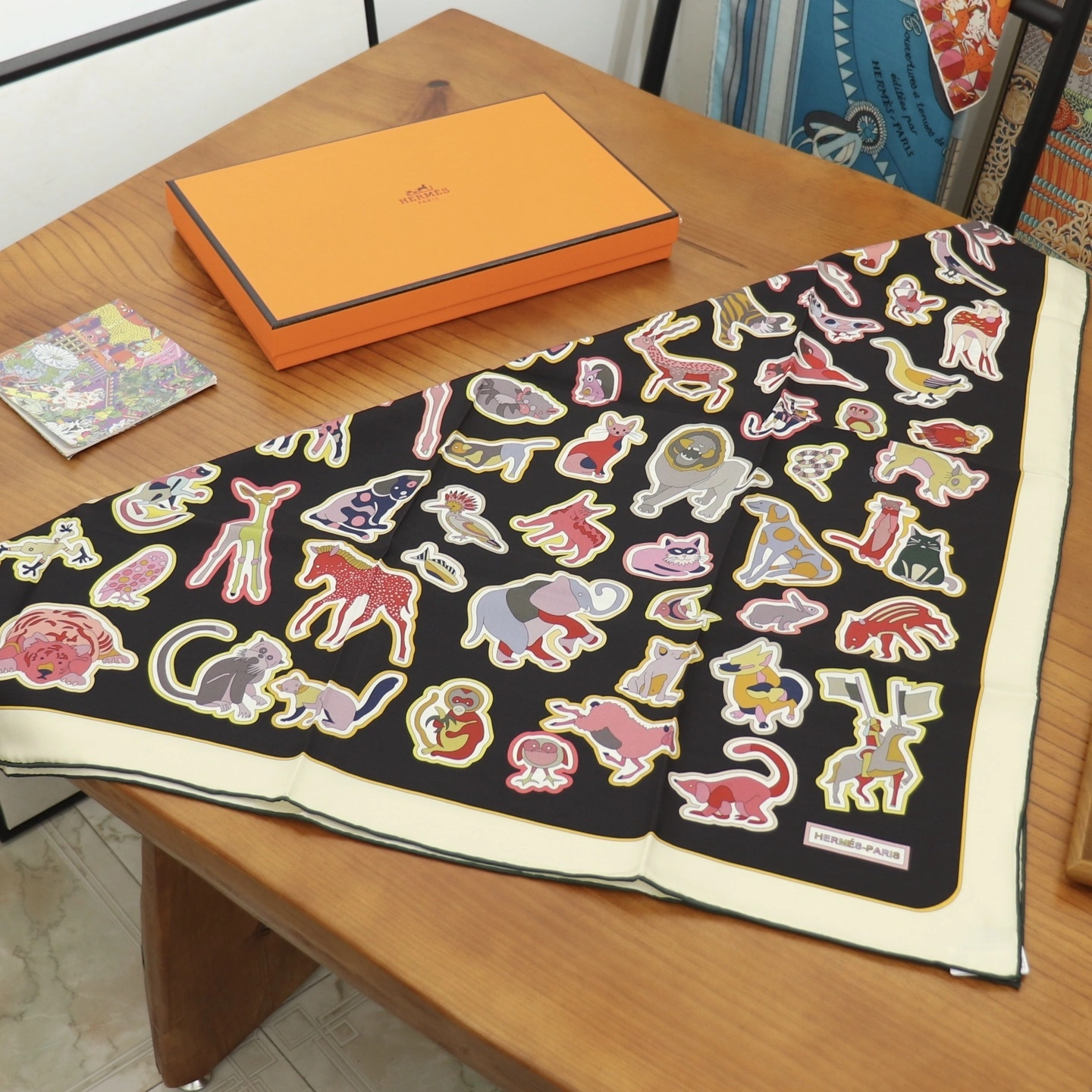 HD-- H5r75s 2025 Caracteristick Real silk item:E-S014L0473H