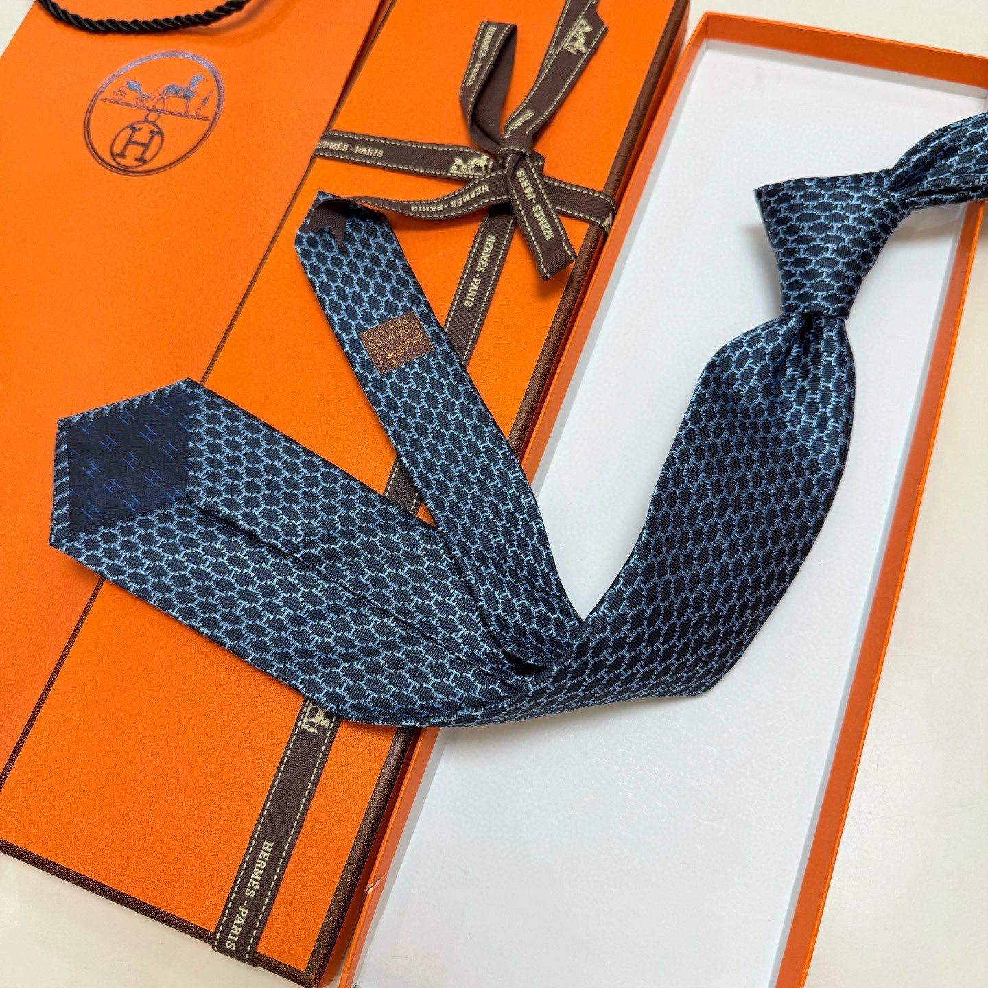 HD-- H5r75s （PhilippeMouquet) mulberry silk 5colour item:E-S132L2069-5