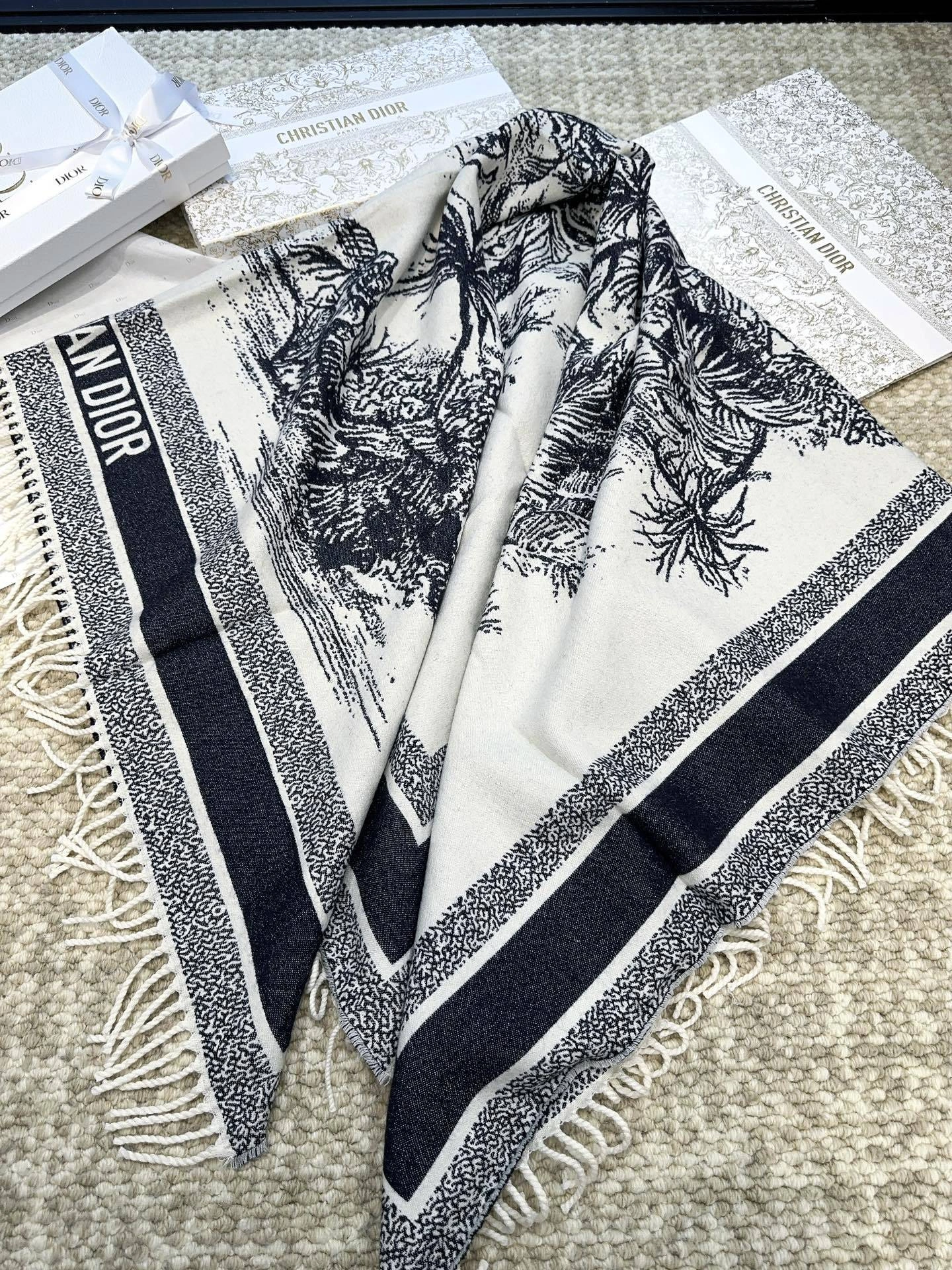 HD--4ior 57% cashmere 43%wool item:E-S132I1010