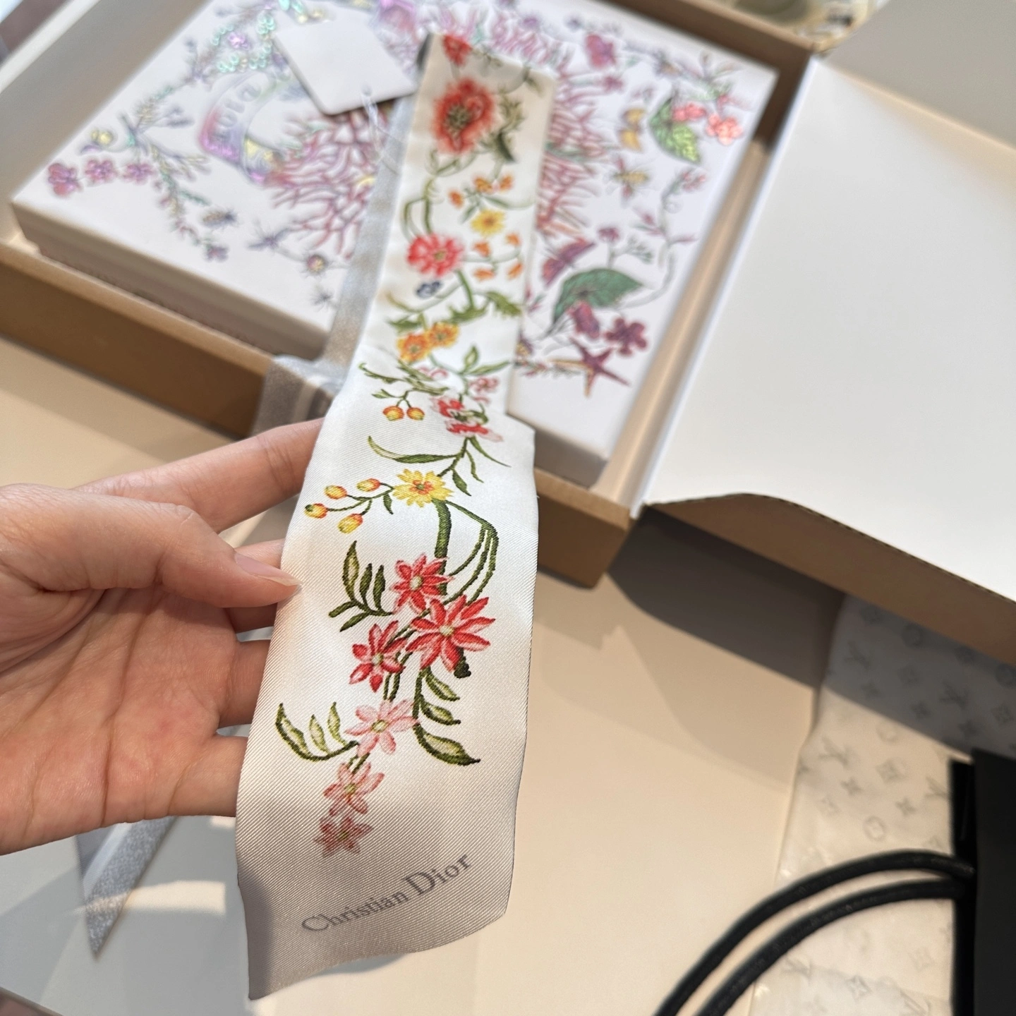 HD--4ior Real silk 2colour item:E-S1320I1330-2H