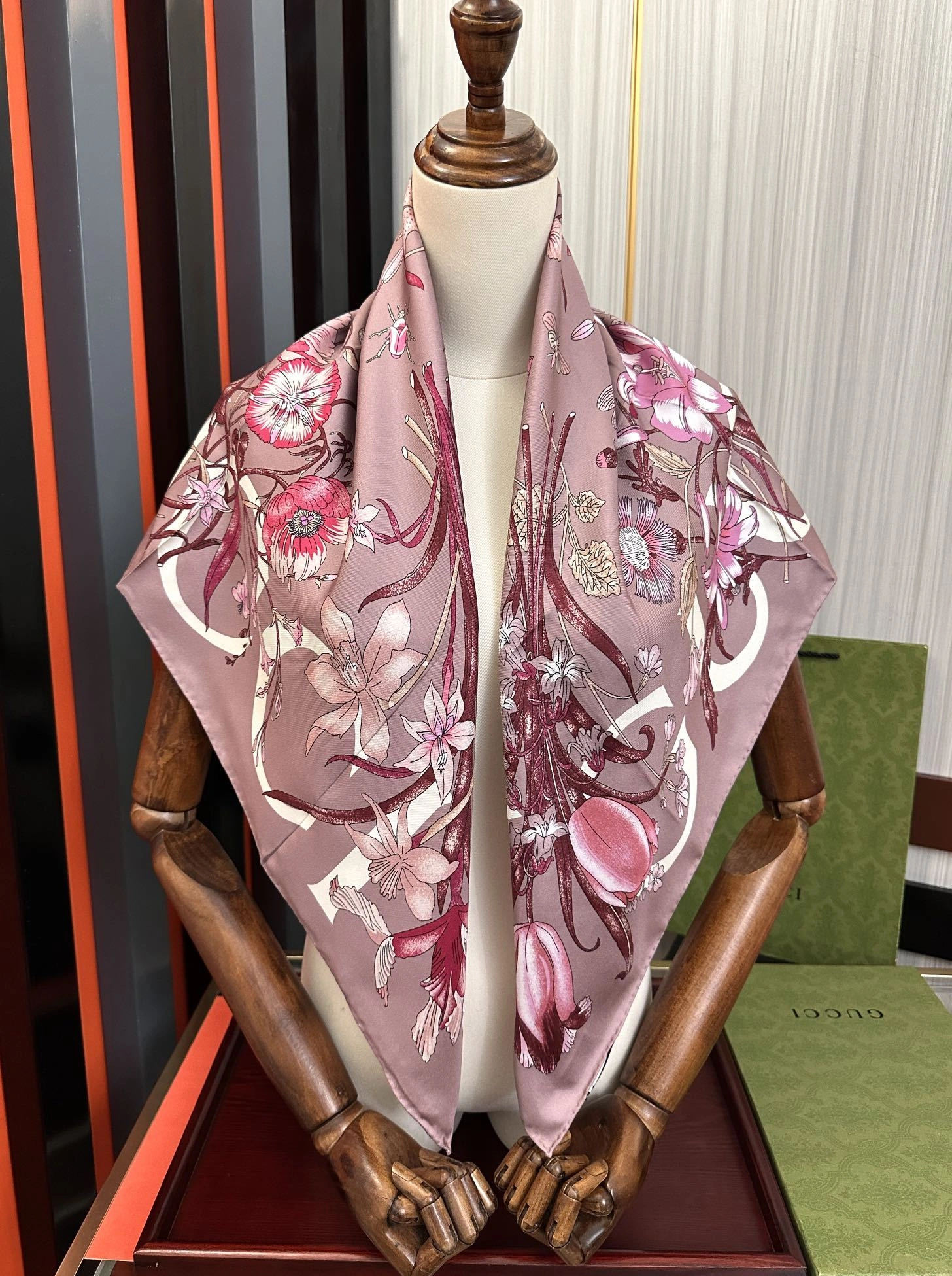 HD--6u33i Real silk 3colour item:E-S132I0353-3H