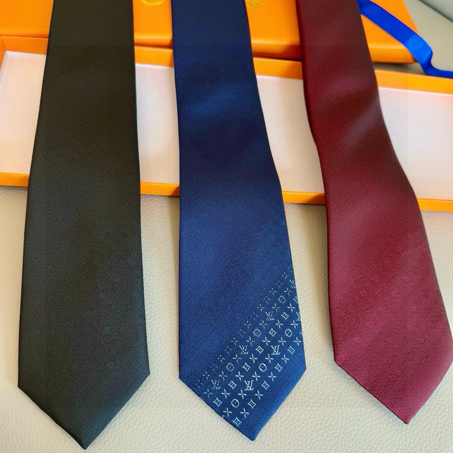 HD--8V Monogram Sprinkles Real silk 3colour item:E-S132M0201-3H