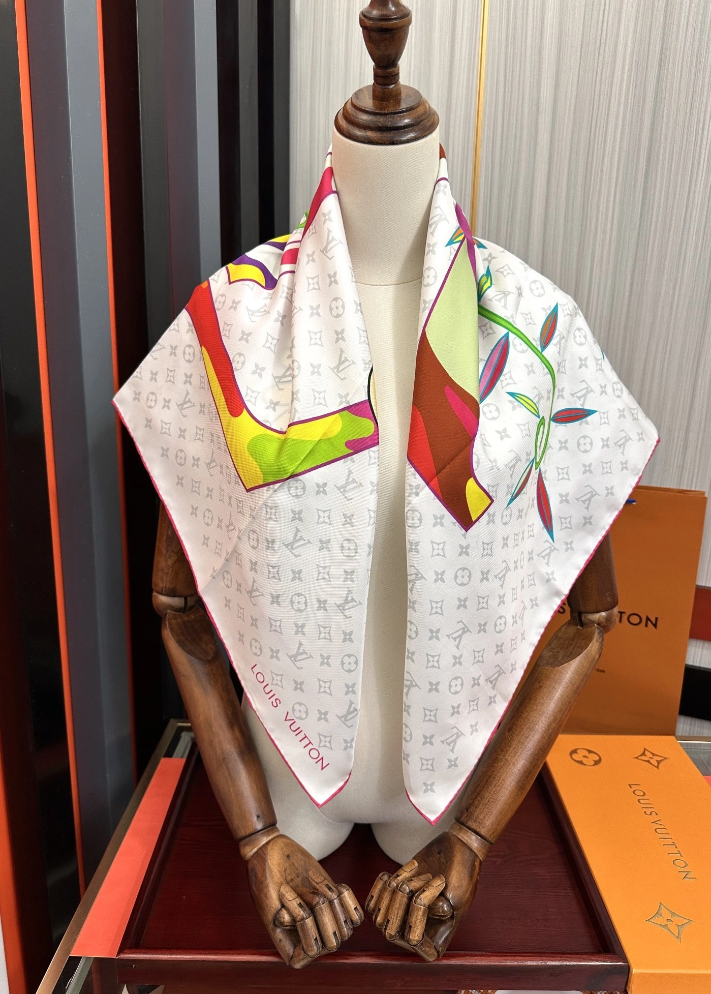 HD--8V Real silk 2colour item:E-S132I0974-2H