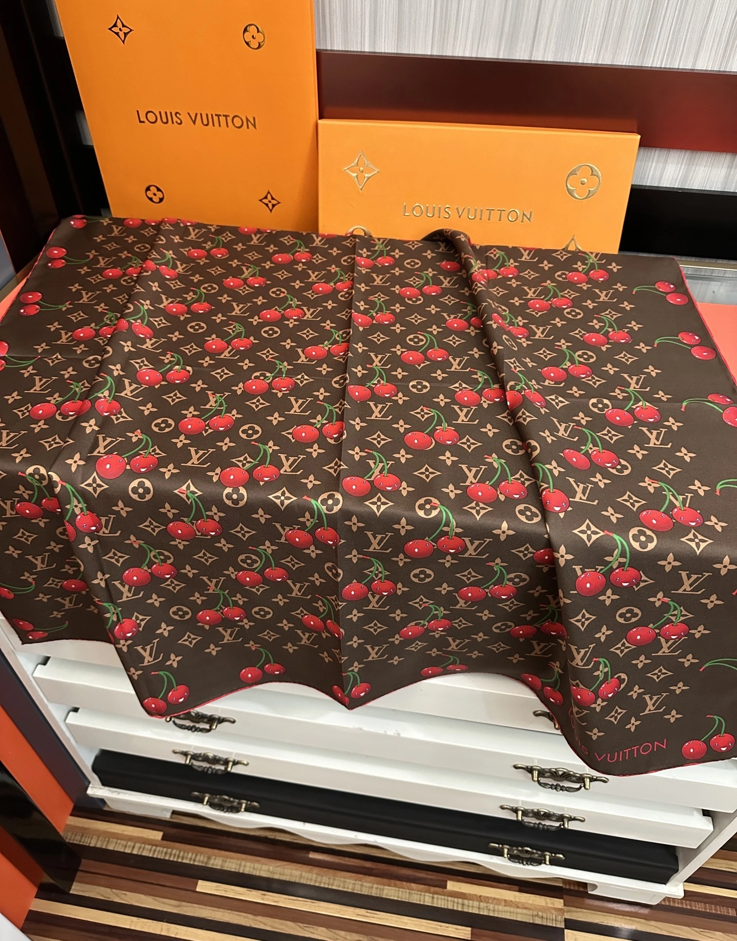 HD--8V Real silk 3colour item:E-S132I0328-3H