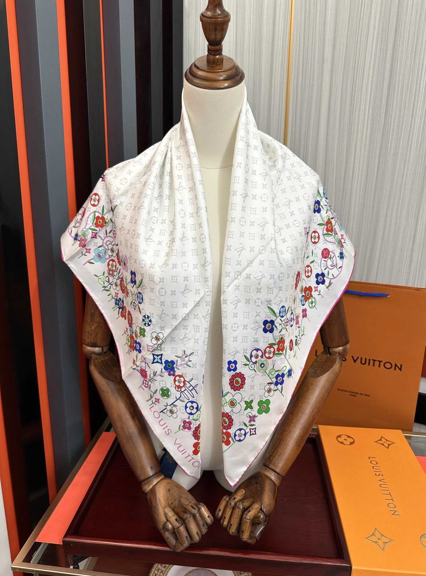 HD--8V mulberry silk item:E-S132I0326H