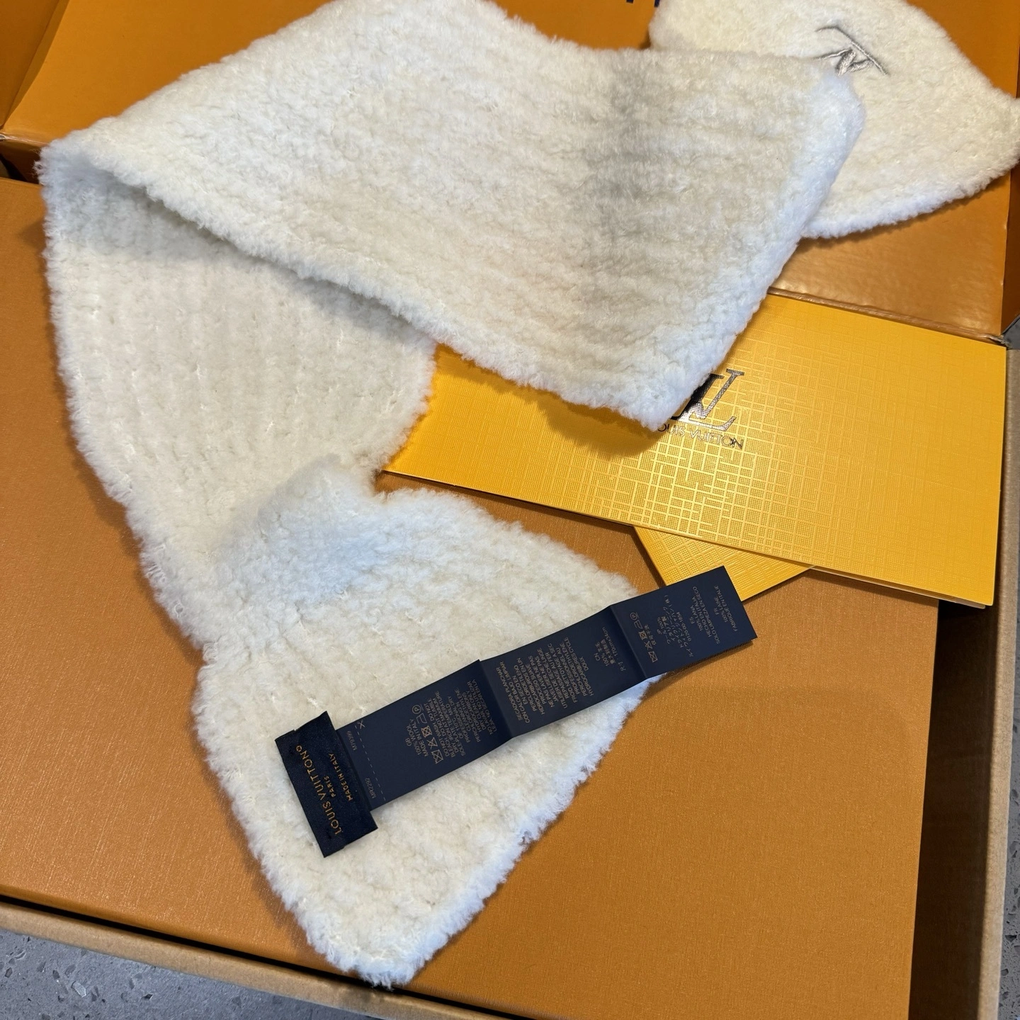 HD--8V wool item:E-S132K2817H