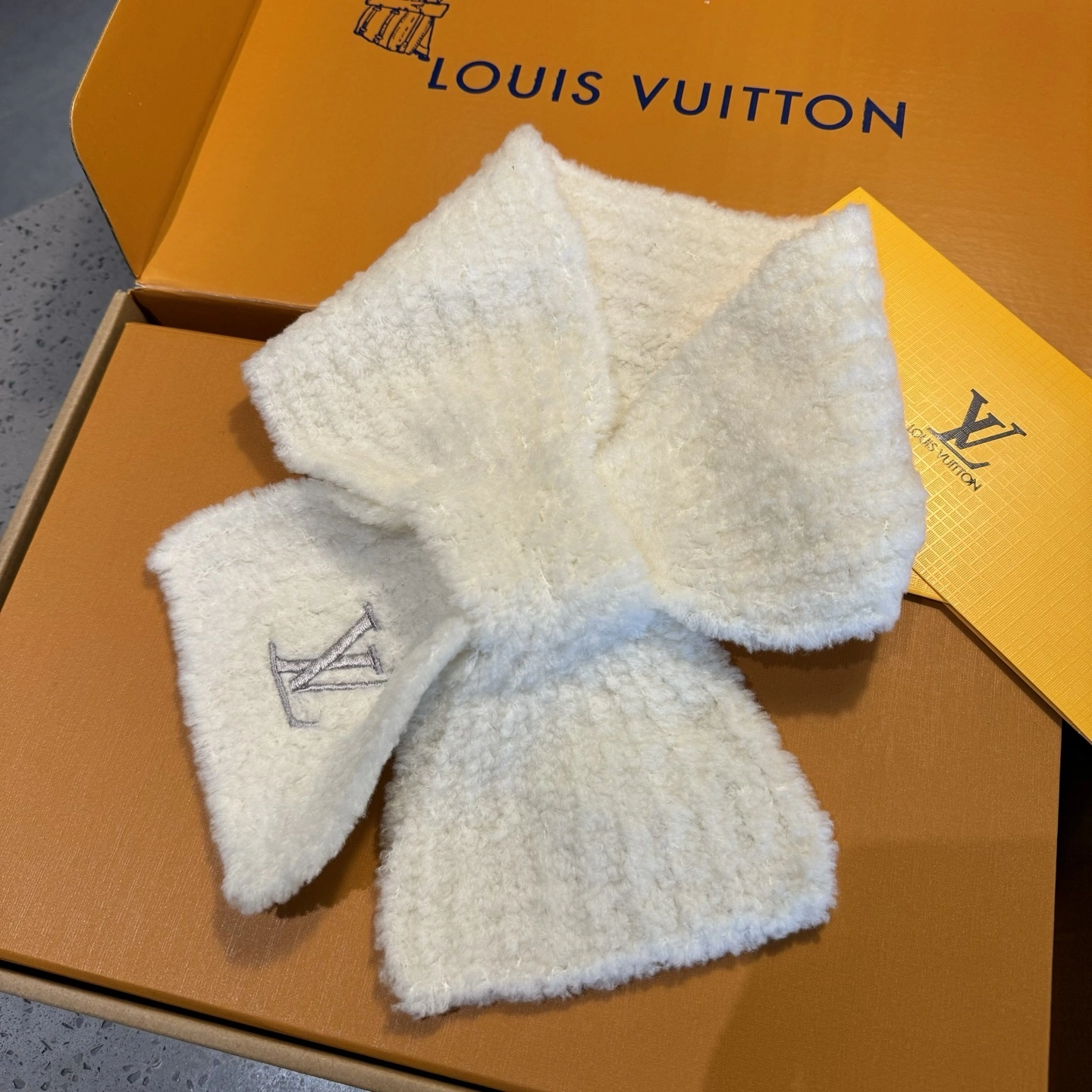 HD--8V wool item:E-S132K2817H