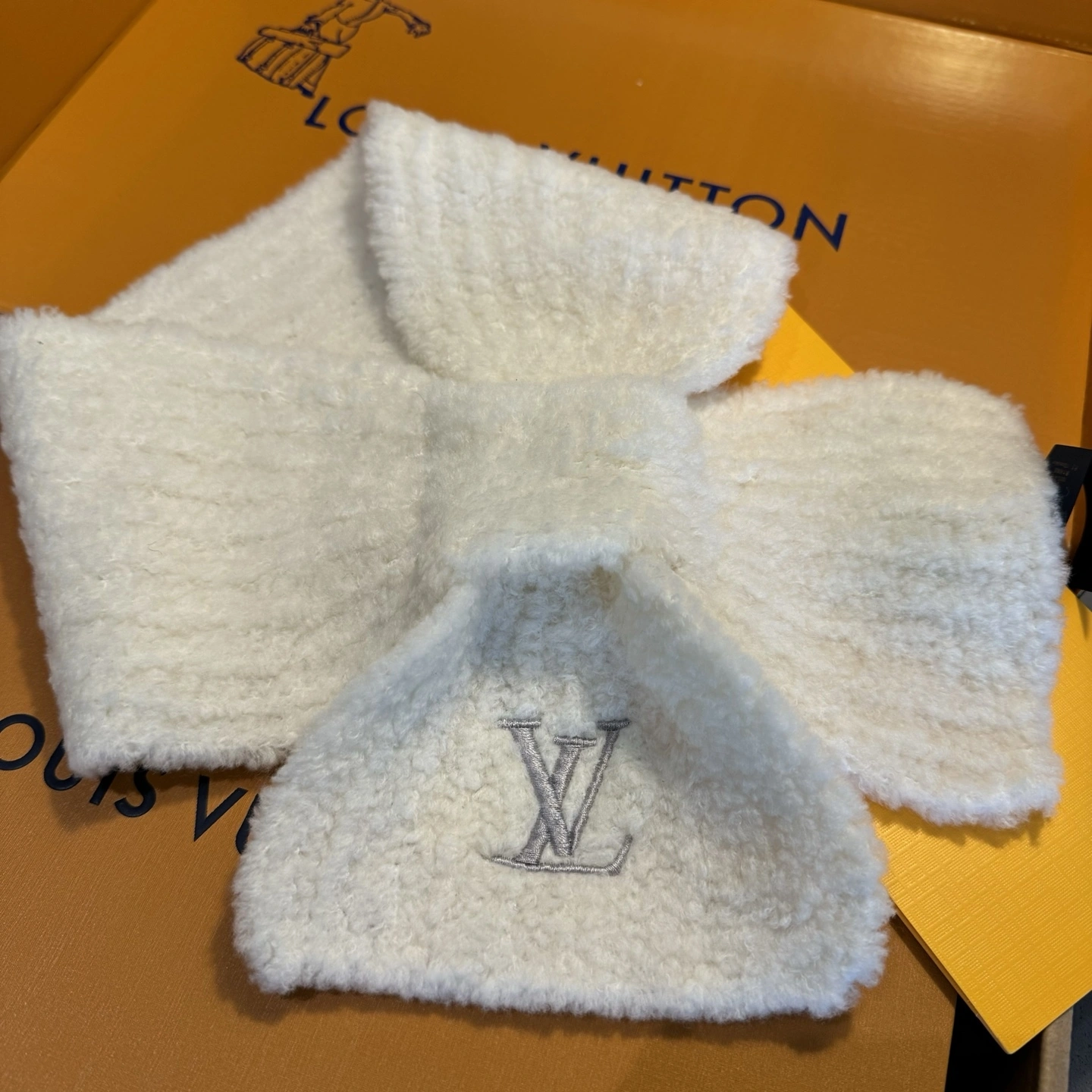 HD--8V wool item:E-S132K2817H