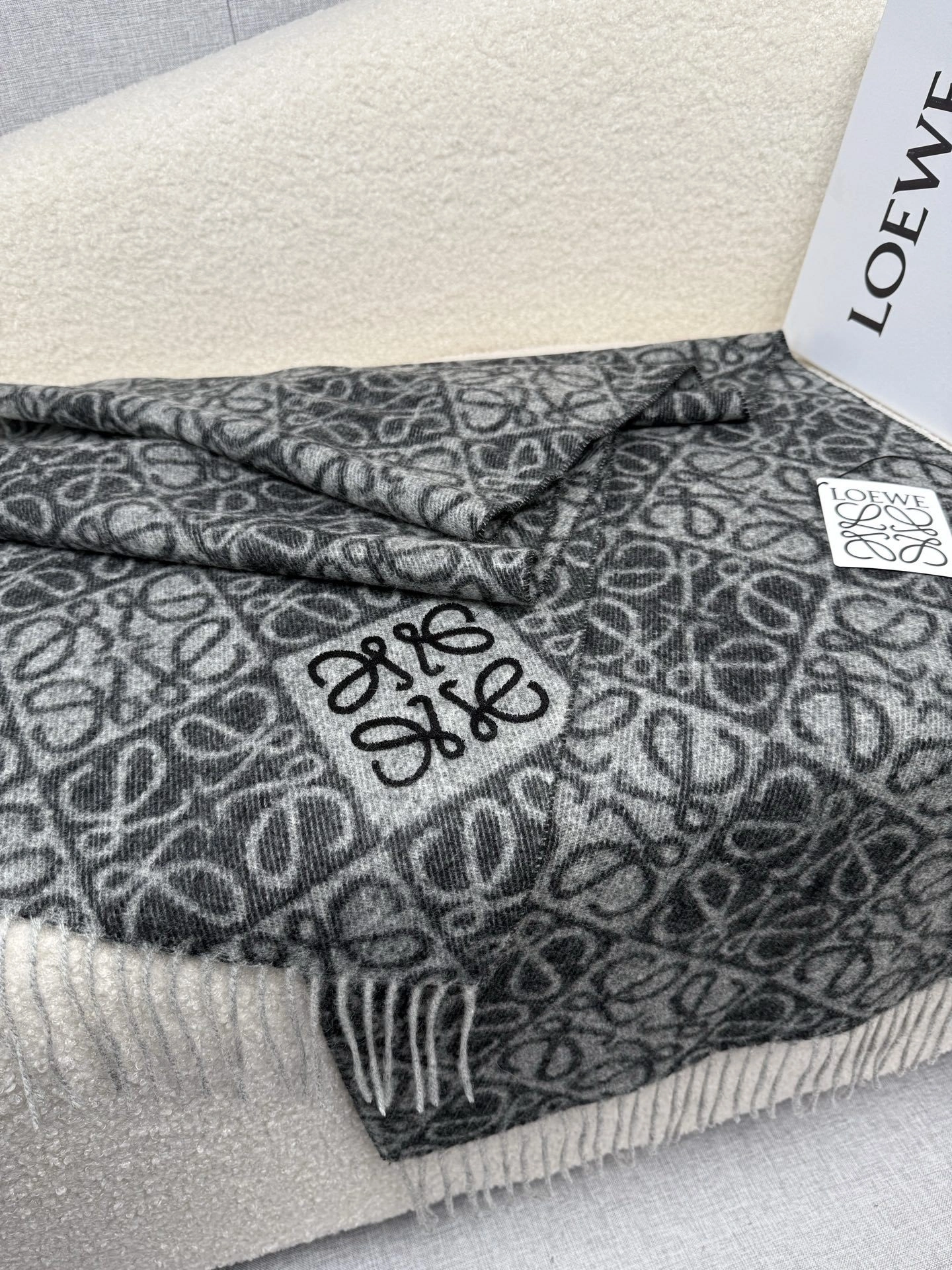 HD--8o5w5 embroidery 3colour item:E-S132I0972-3H