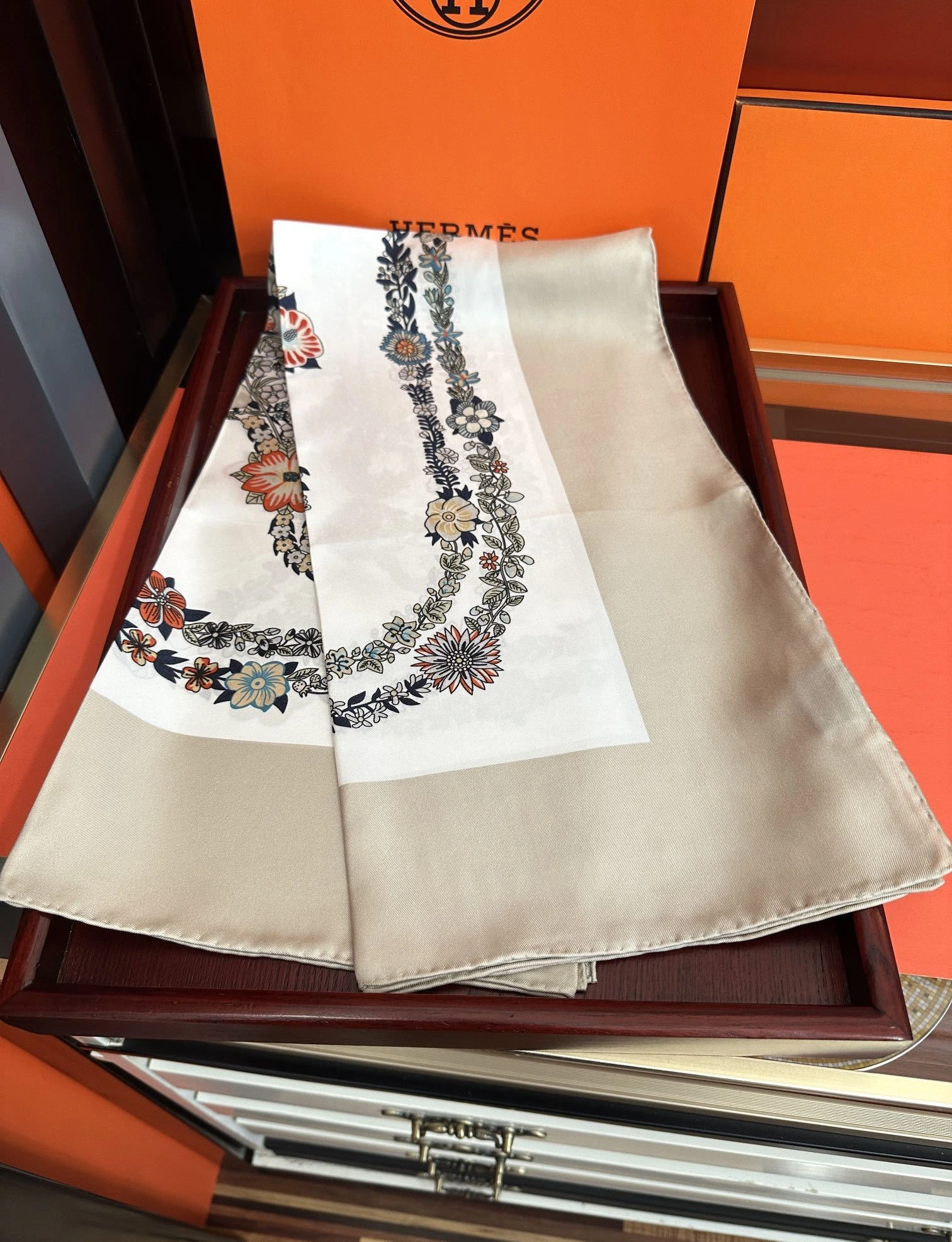 HD--H5r75s Real silk 2colour item:E-S132I0365-2H