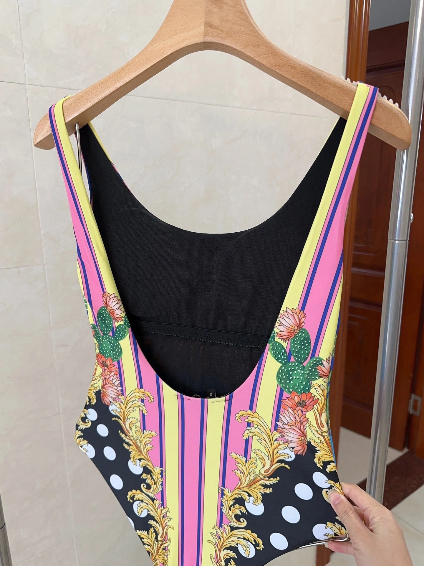 HD--V5rs135 item:D-S132F1418