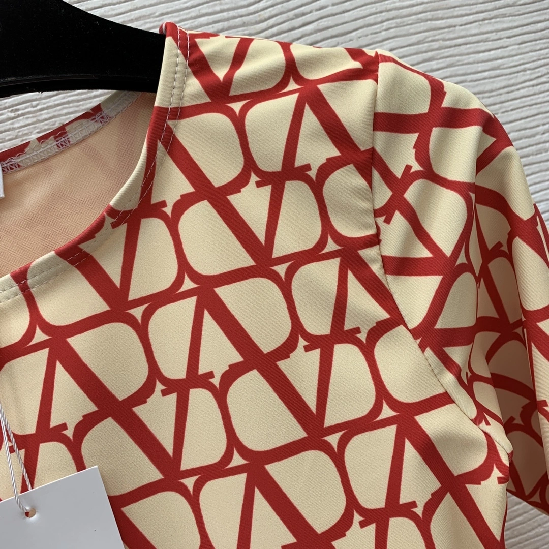 &HD-logo 2Colour F594i item:D-F044C0147-2