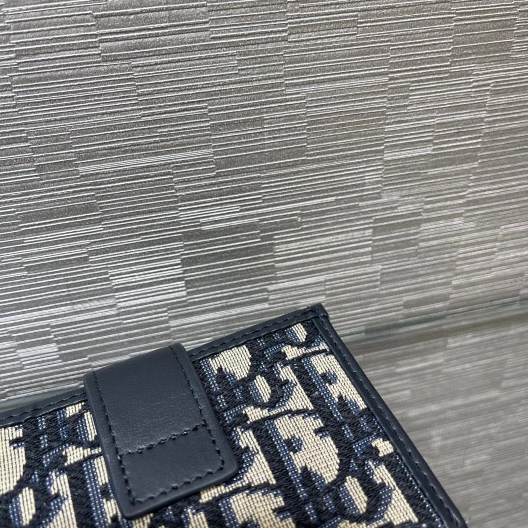 &Item: A-B063H6284