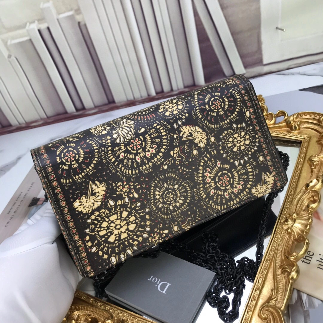 Lady Cowhide counters quality item : 046Y063B0700I0423