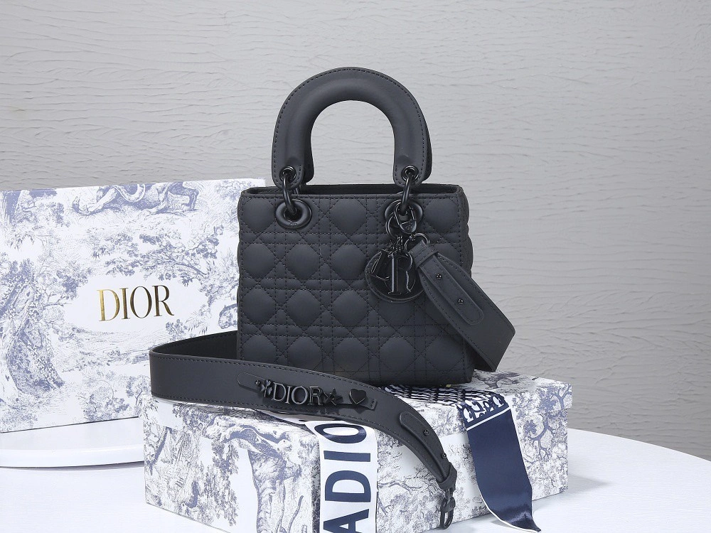 M0538 Calfskin item : BT-B020C0423
