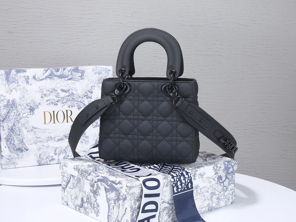 M0538 Calfskin item : BT-B020C0423