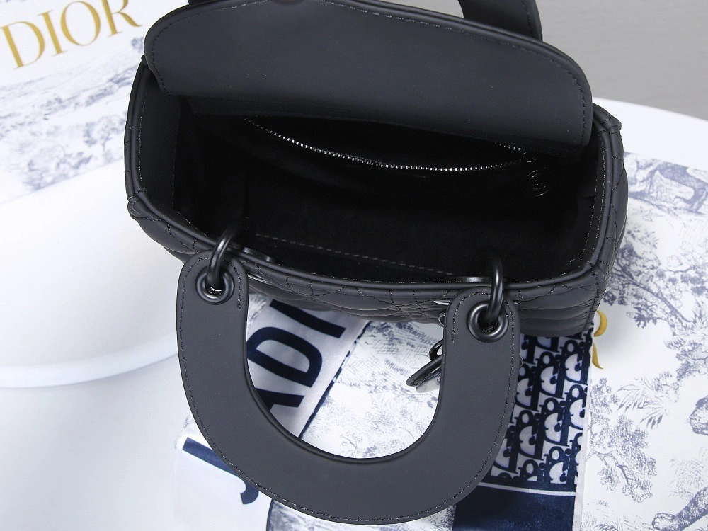 M0538 Calfskin item : BT-B020C0423