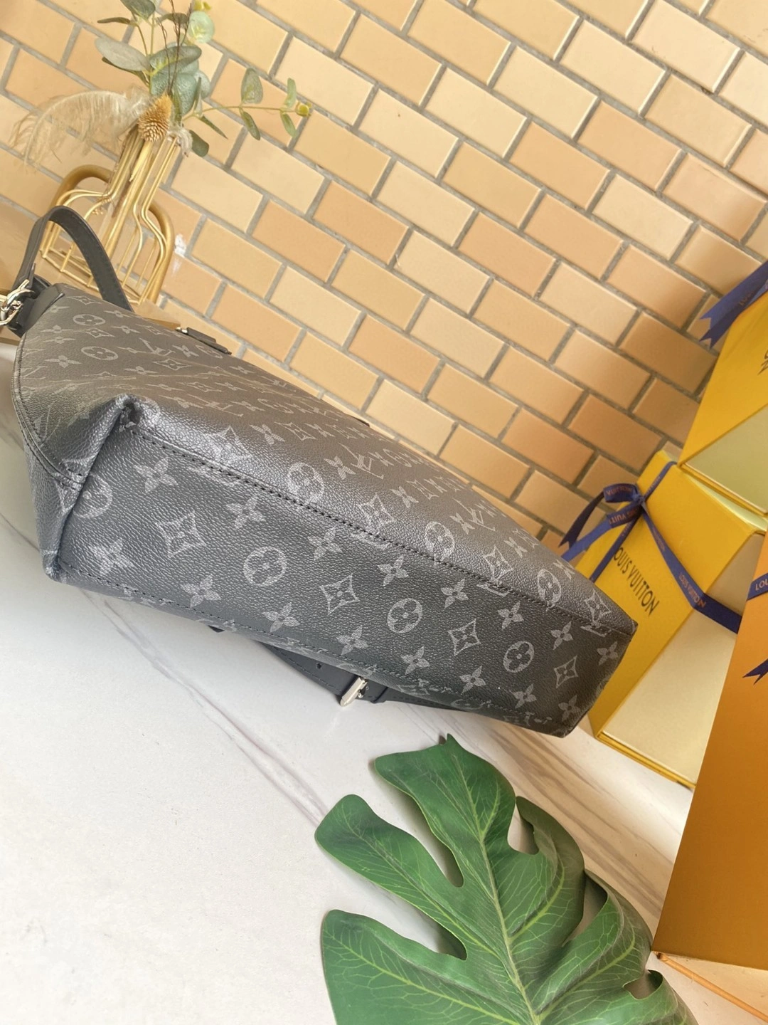 M40567 Tote Explorer item : BT-B225C1836