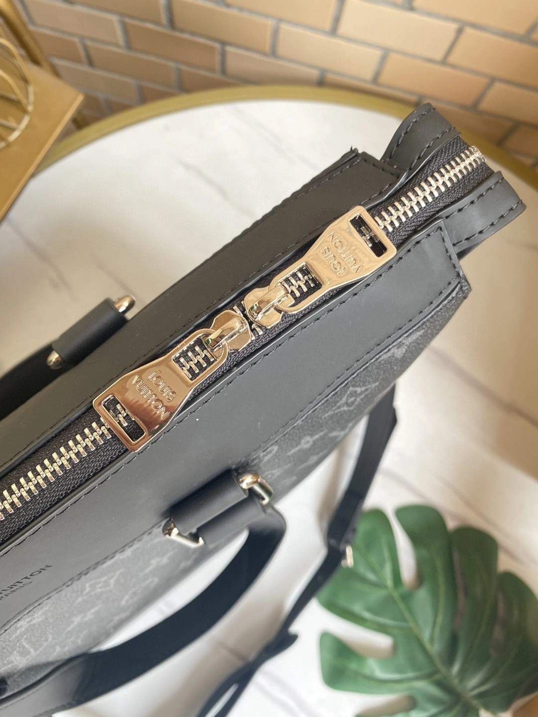 M40567 Tote Explorer item : BT-B225C1836
