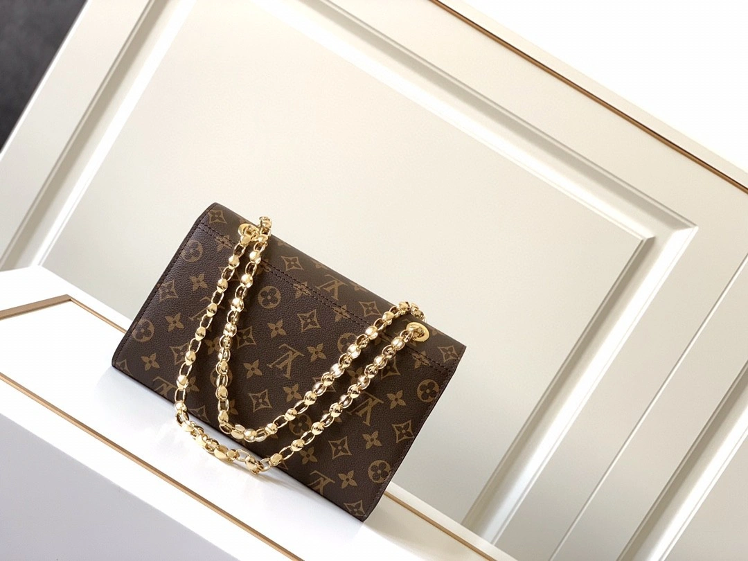 M41730 Calfskin item : AT-B225L0406L