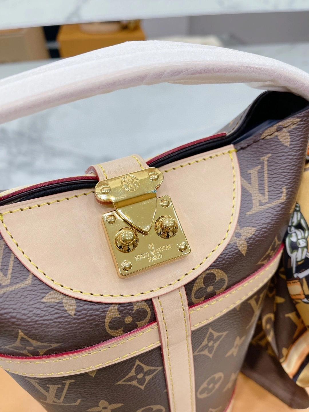 M43587 Duffle item : BT-B020B2447