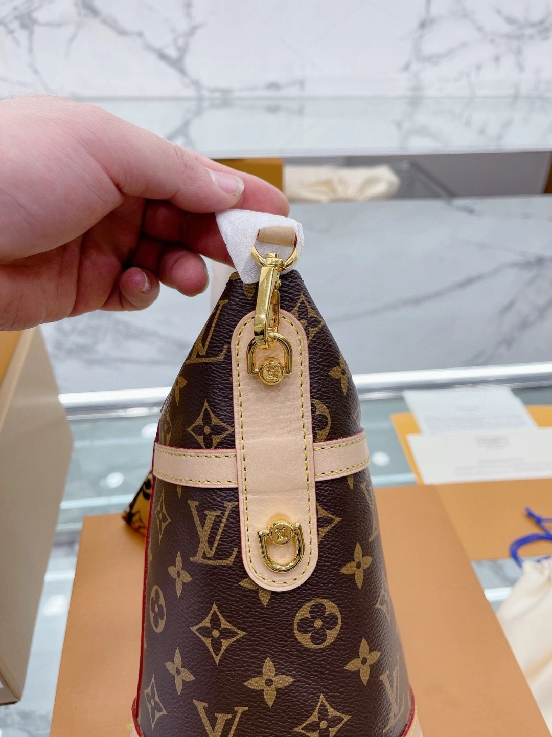 M43587 Duffle item : BT-B020B2447