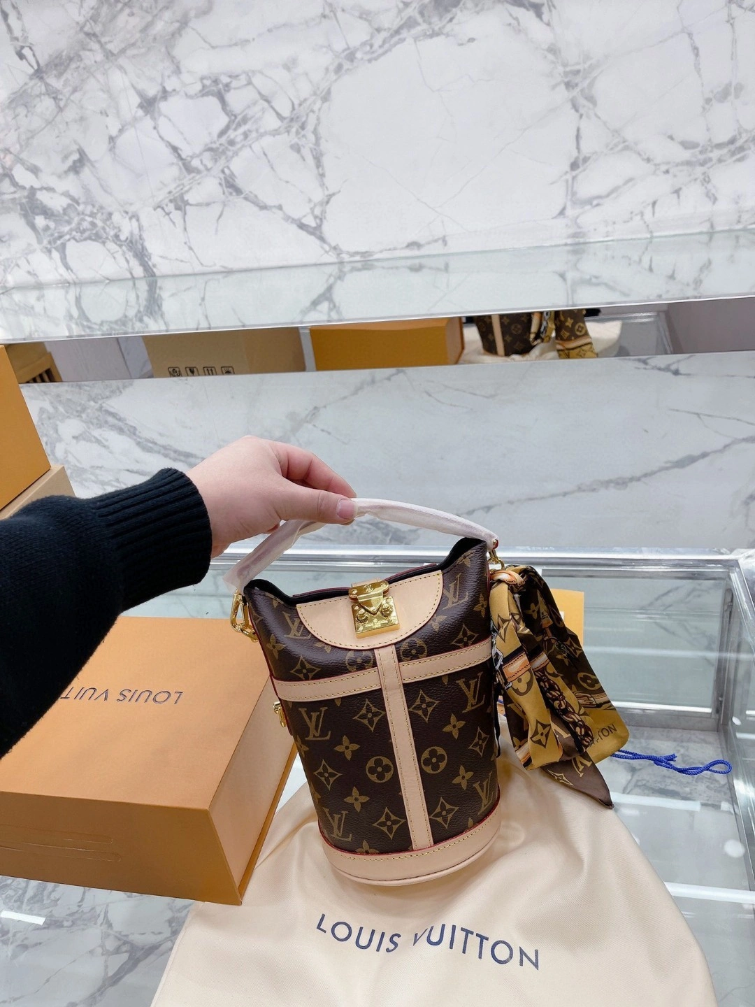 M43587 Duffle item : BT-B020B2447