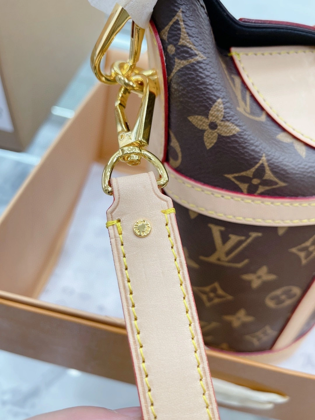M43587 Duffle item : BT-B020B2447