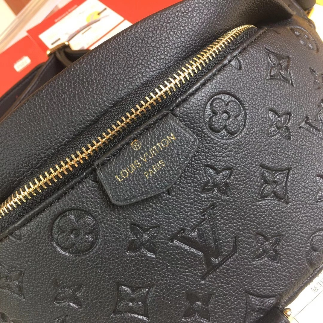 M44812 BUMBAG item : AT-B225L0122L