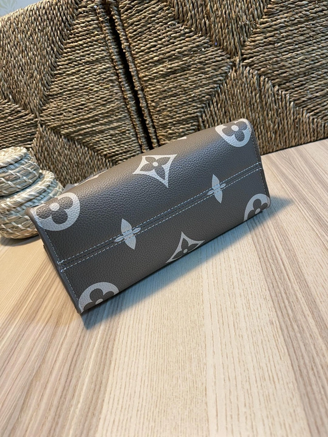 M45654 cowhide ONTHEGO item : AT-B225K3002L