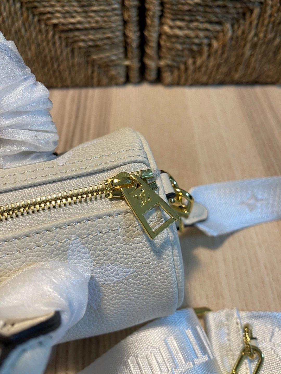 M45708 cowhide Papillon item : AT-B225K3009L