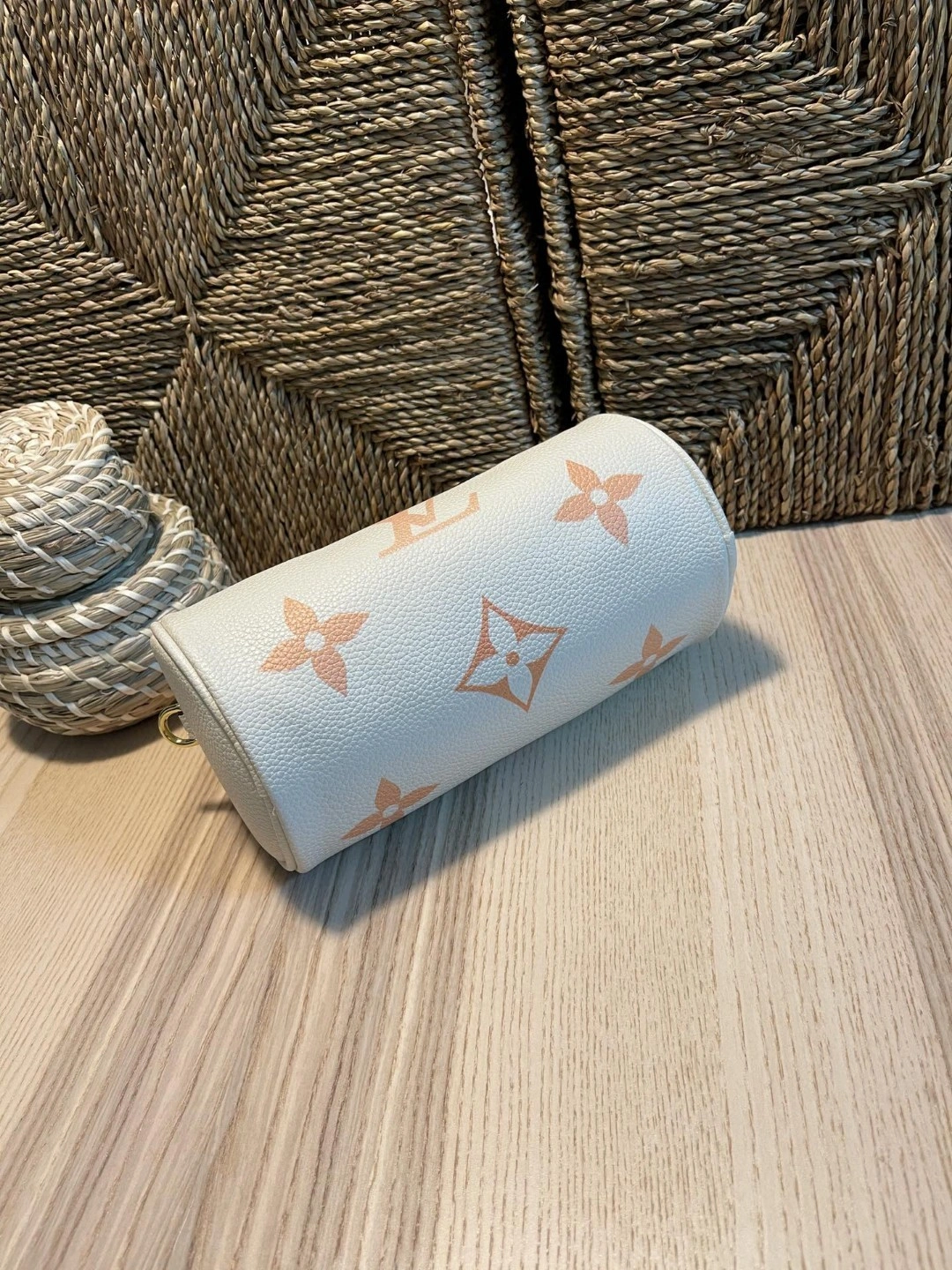 M45708 cowhide Papillon item : AT-B225K3009L