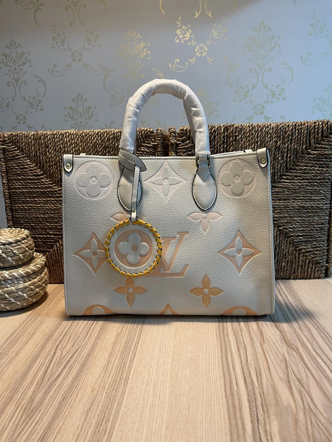 M45717 OnTheGo Tote item : AT-B225K3019L