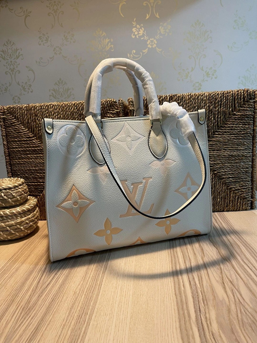 M45717 OnTheGo Tote item : AT-B225K3019L