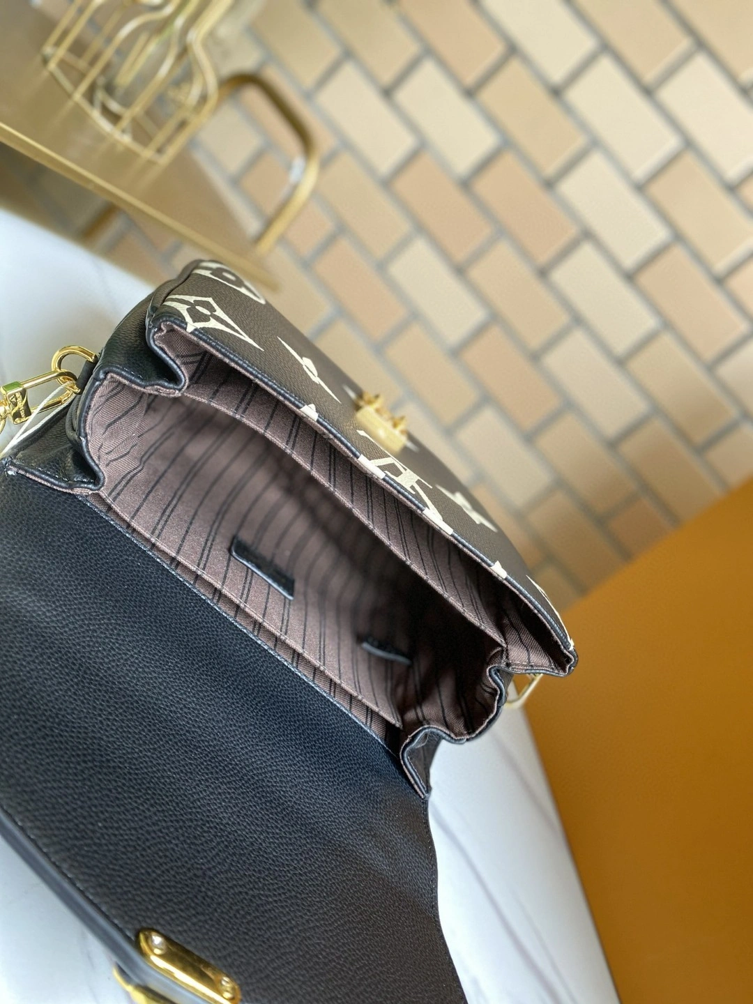 M45773 Pochette Metis item : AT-B225L0307L