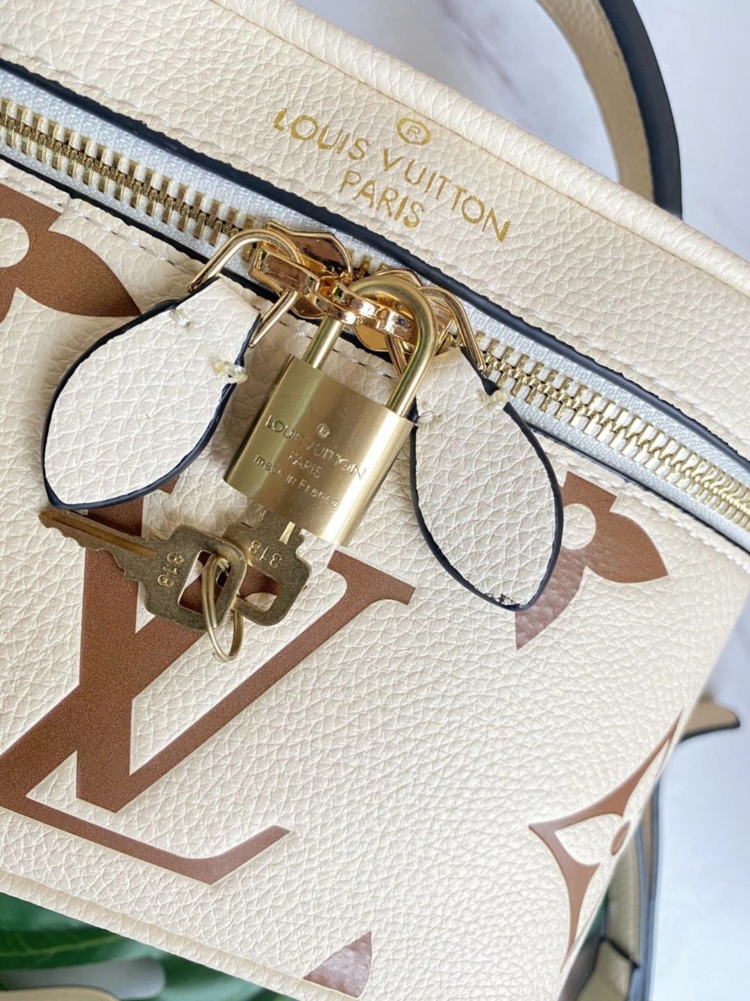 M45780 Vanity item : AT-B225L0413L