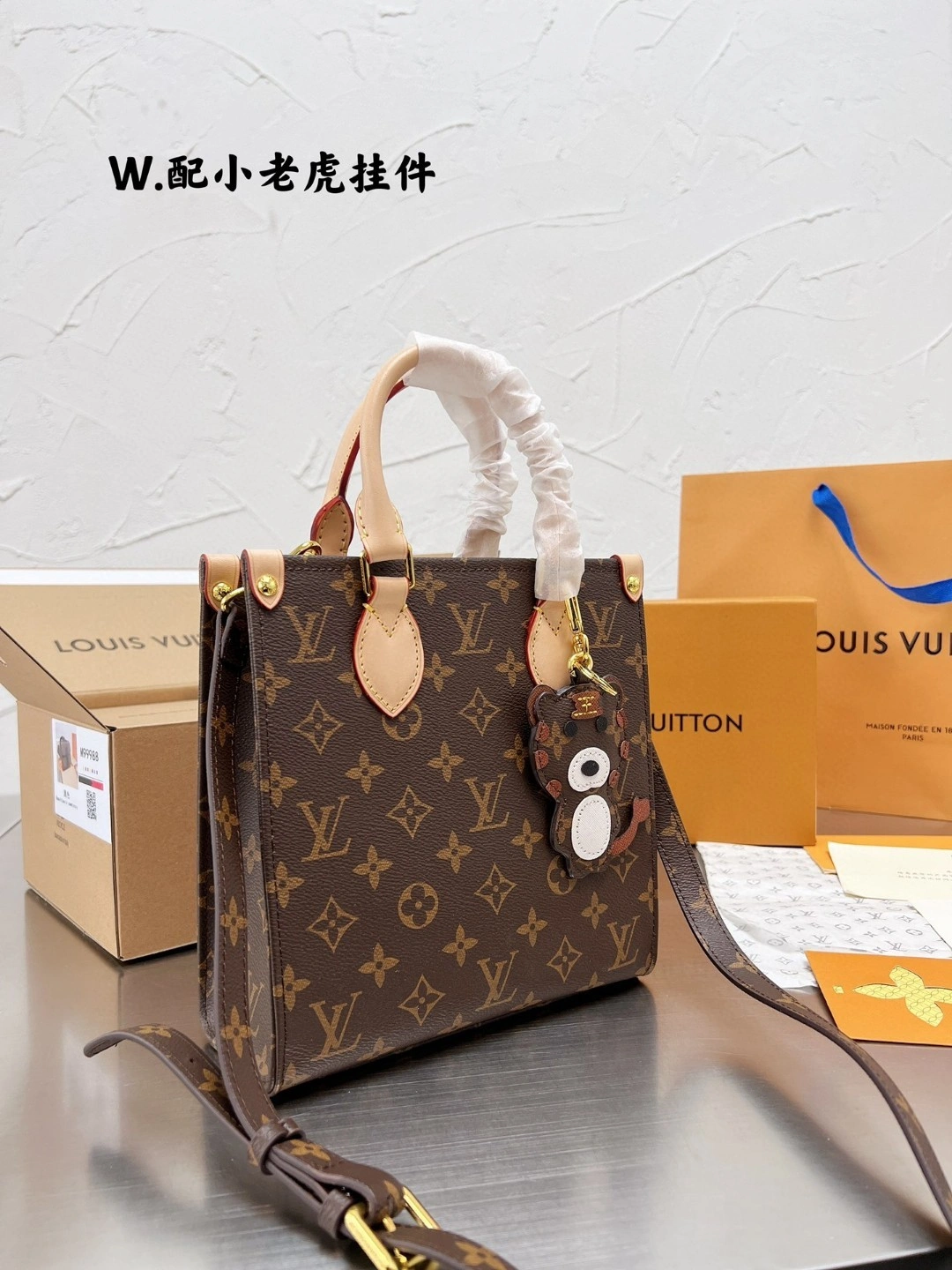 M45847 cowhide item : BT-B018B1823
