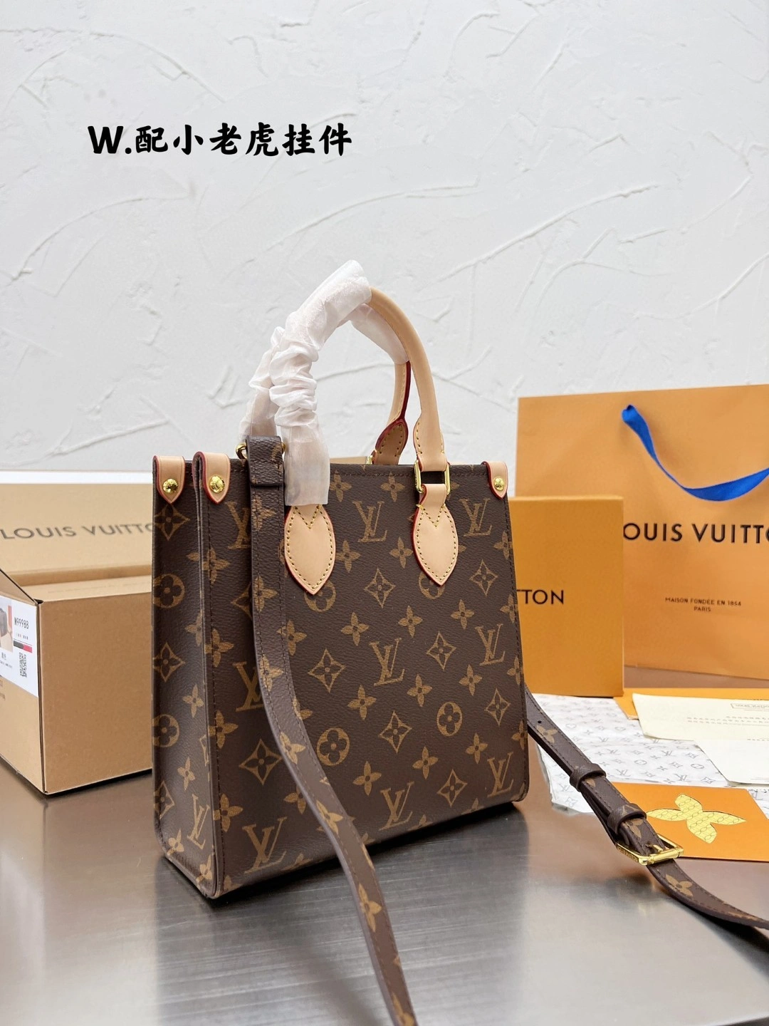 M45847 cowhide item : BT-B018B1823
