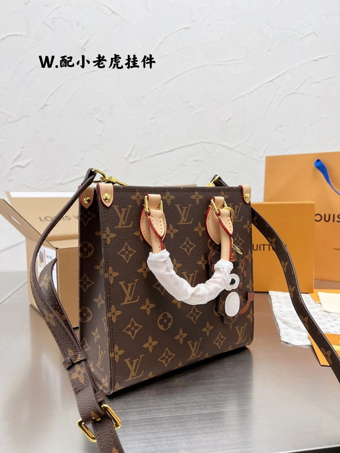 M45847 cowhide item : BT-B018B1823