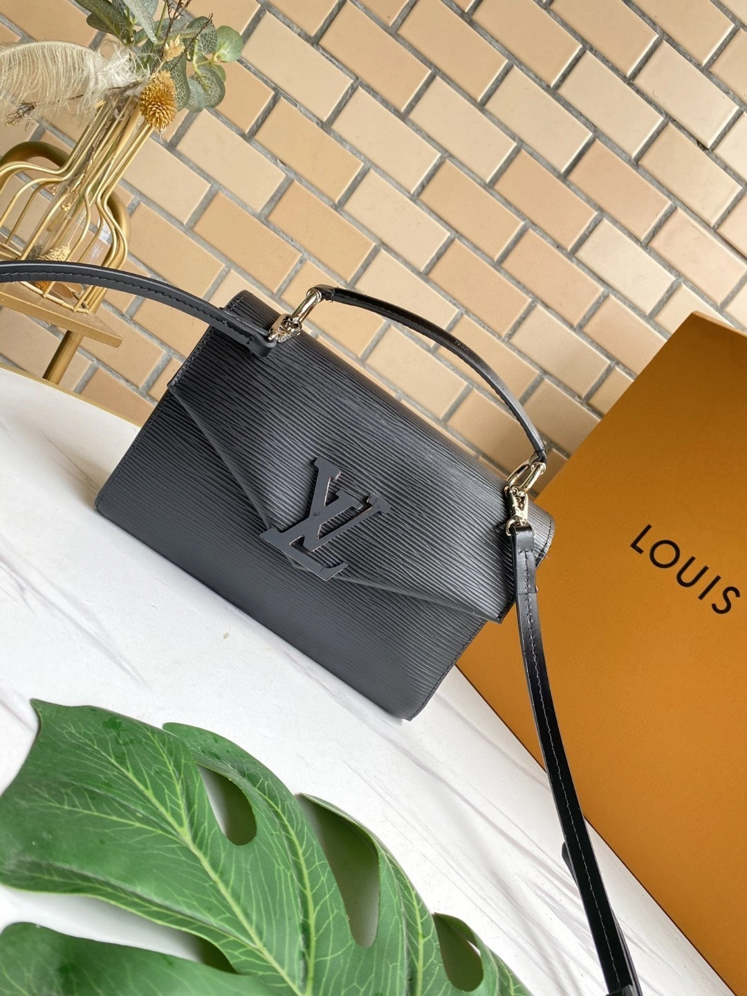 M55977 POCHETTE GRENELLE item : AT-B225L0327L