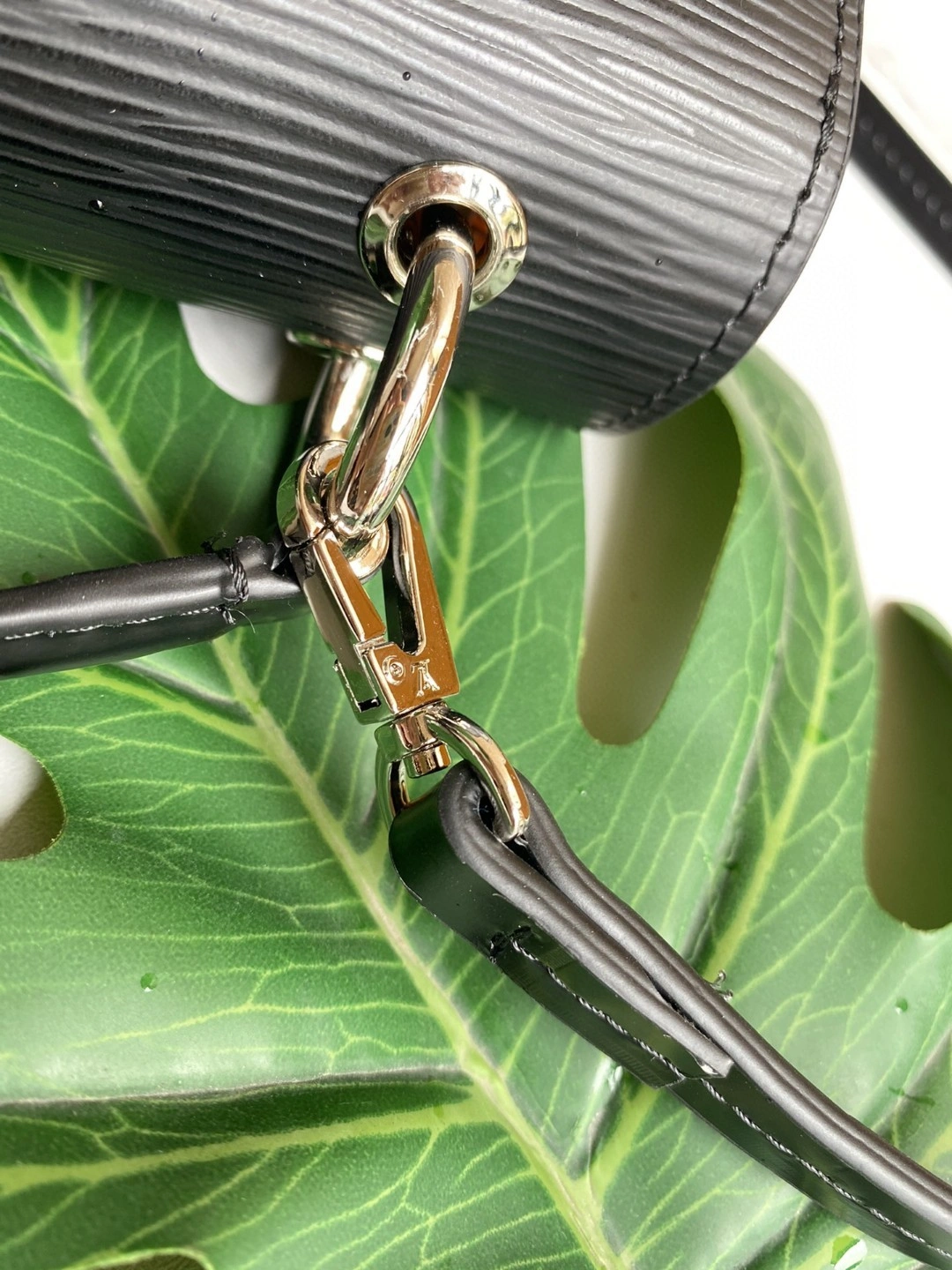 M55977 POCHETTE GRENELLE item : AT-B225L0327L