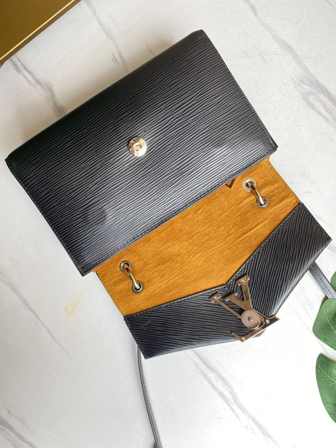 M55977 POCHETTE GRENELLE item : AT-B225L0327L