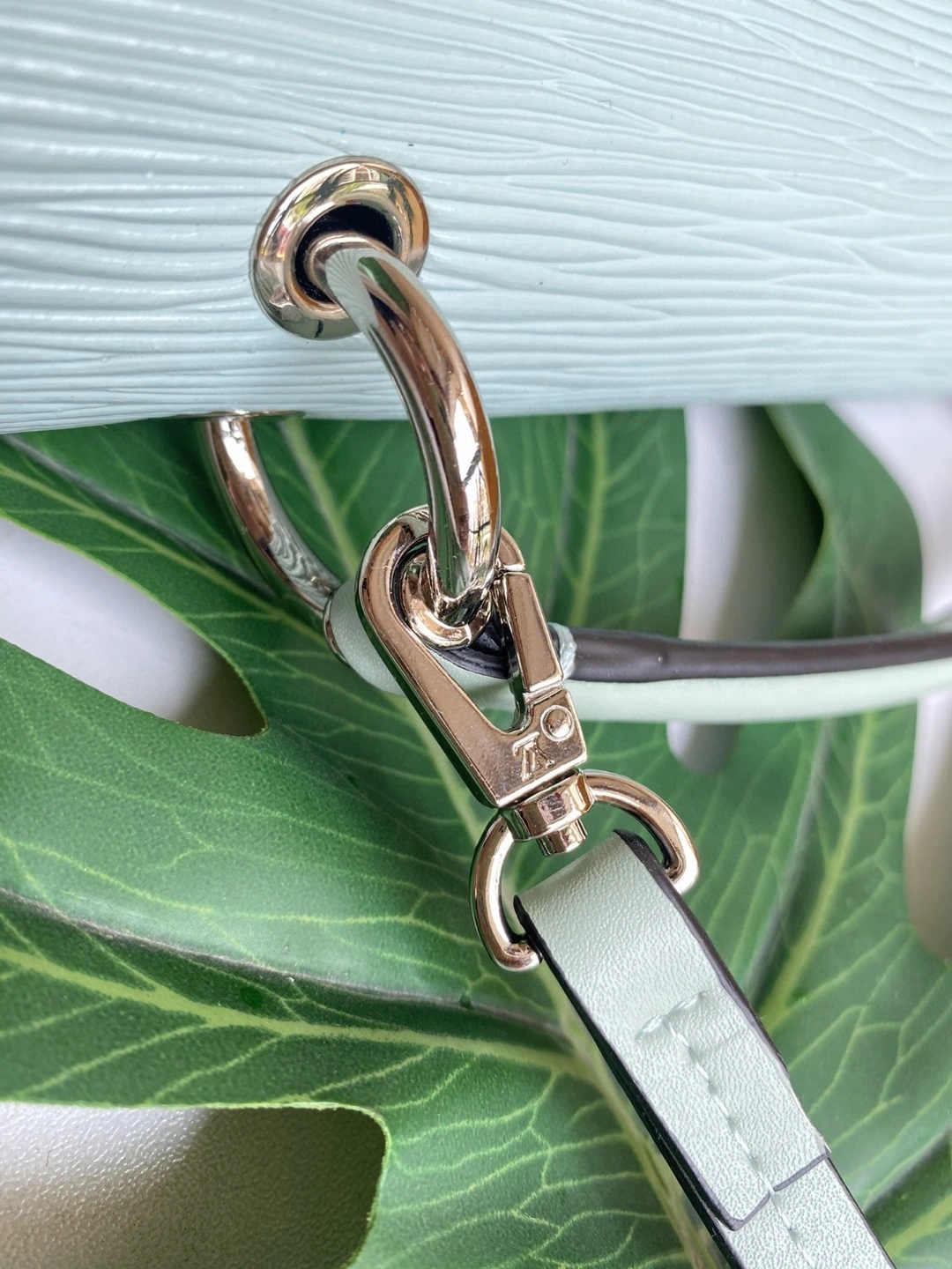 M55981 POCHETTE GRENELLE item : AT-B225L0328L