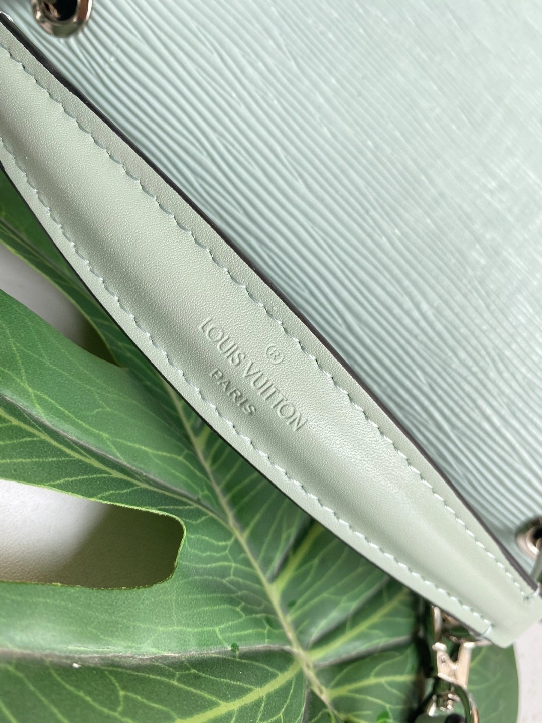 M55981 POCHETTE GRENELLE item : AT-B225L0328L